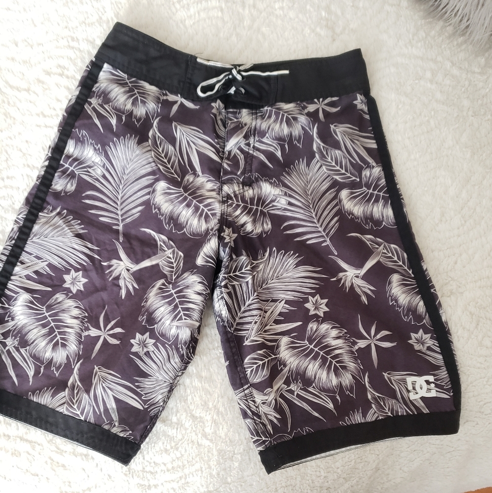 BOYS HAWAIIAN STYLE SWIMMING TRUNKS